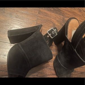 Leather black Steve Madden heels